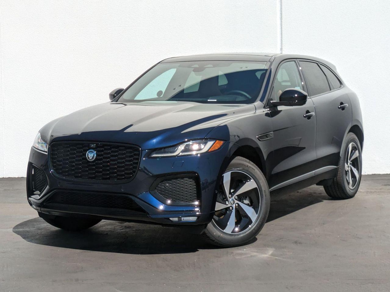 2026 Jaguar F-Pace R-Dynamic S's photo