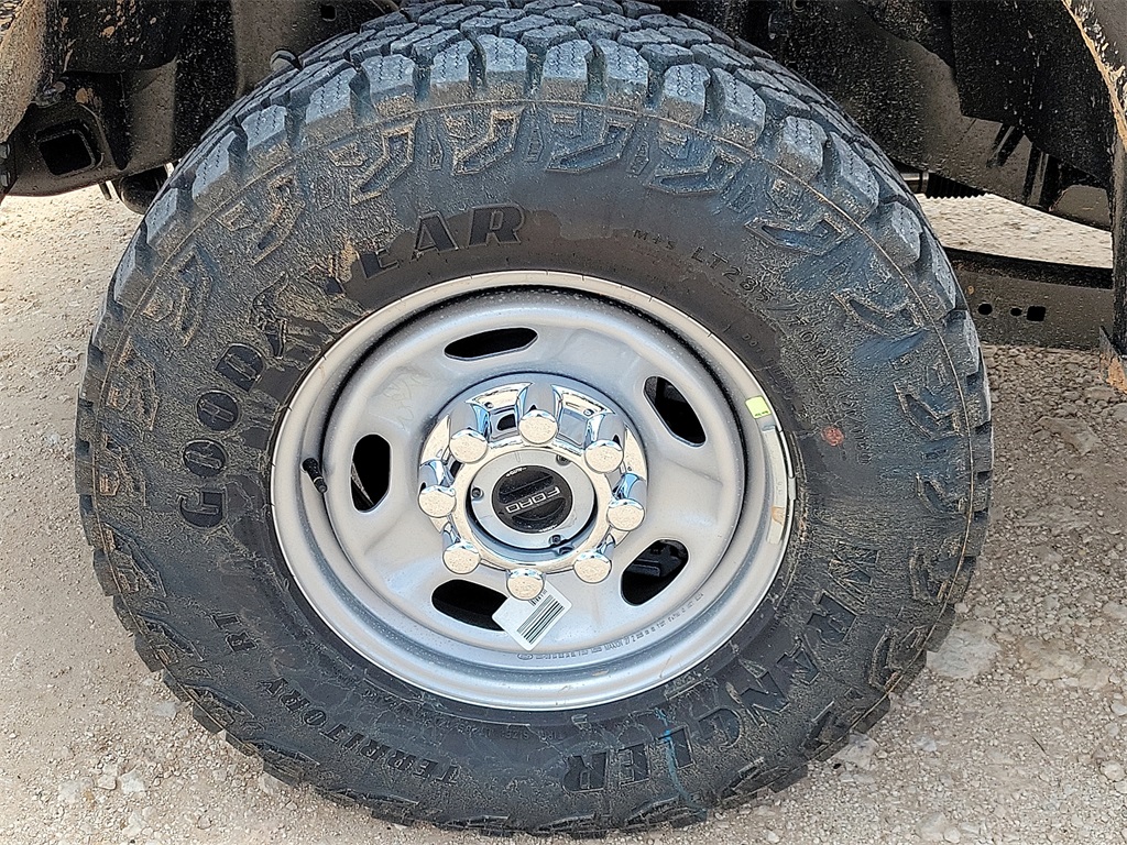 2025 Ford F-350 photo 14