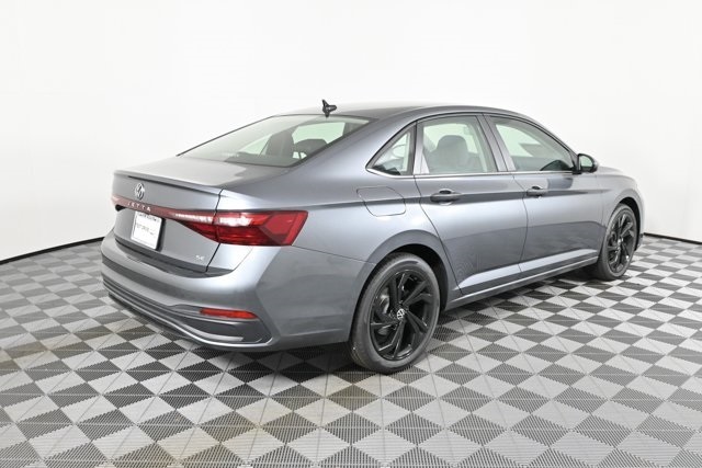 2025 Volkswagen Jetta 1.5T SE photo 4