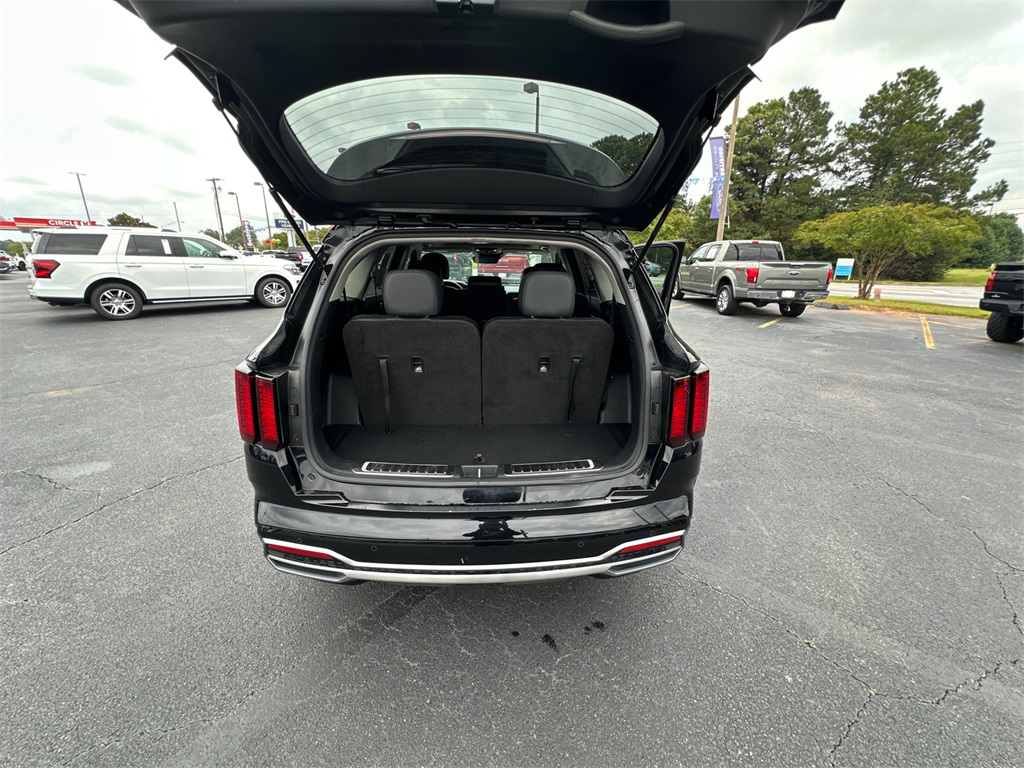2023 Kia Sorento S photo 18