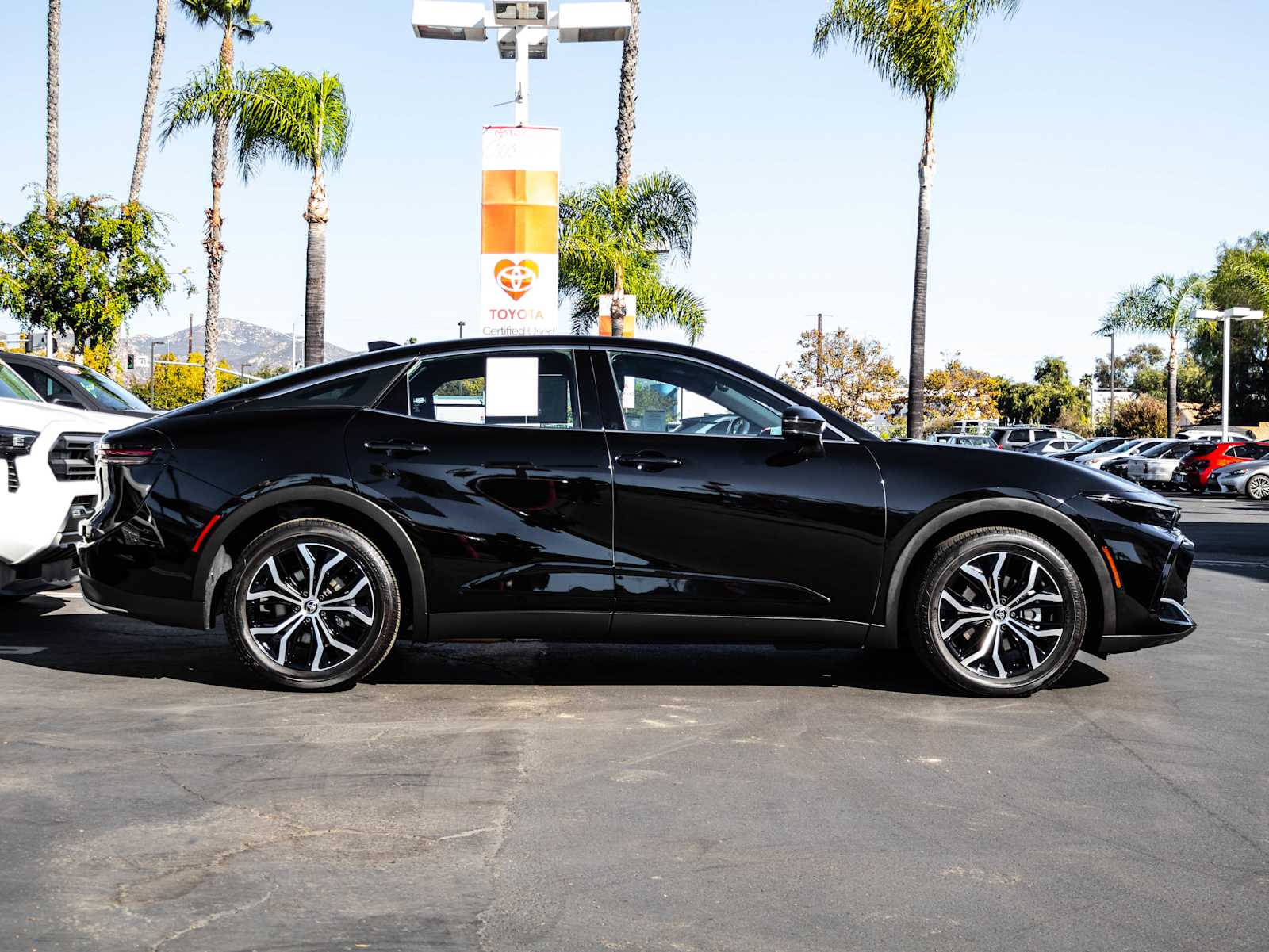 2024 Toyota Crown XLE photo 4