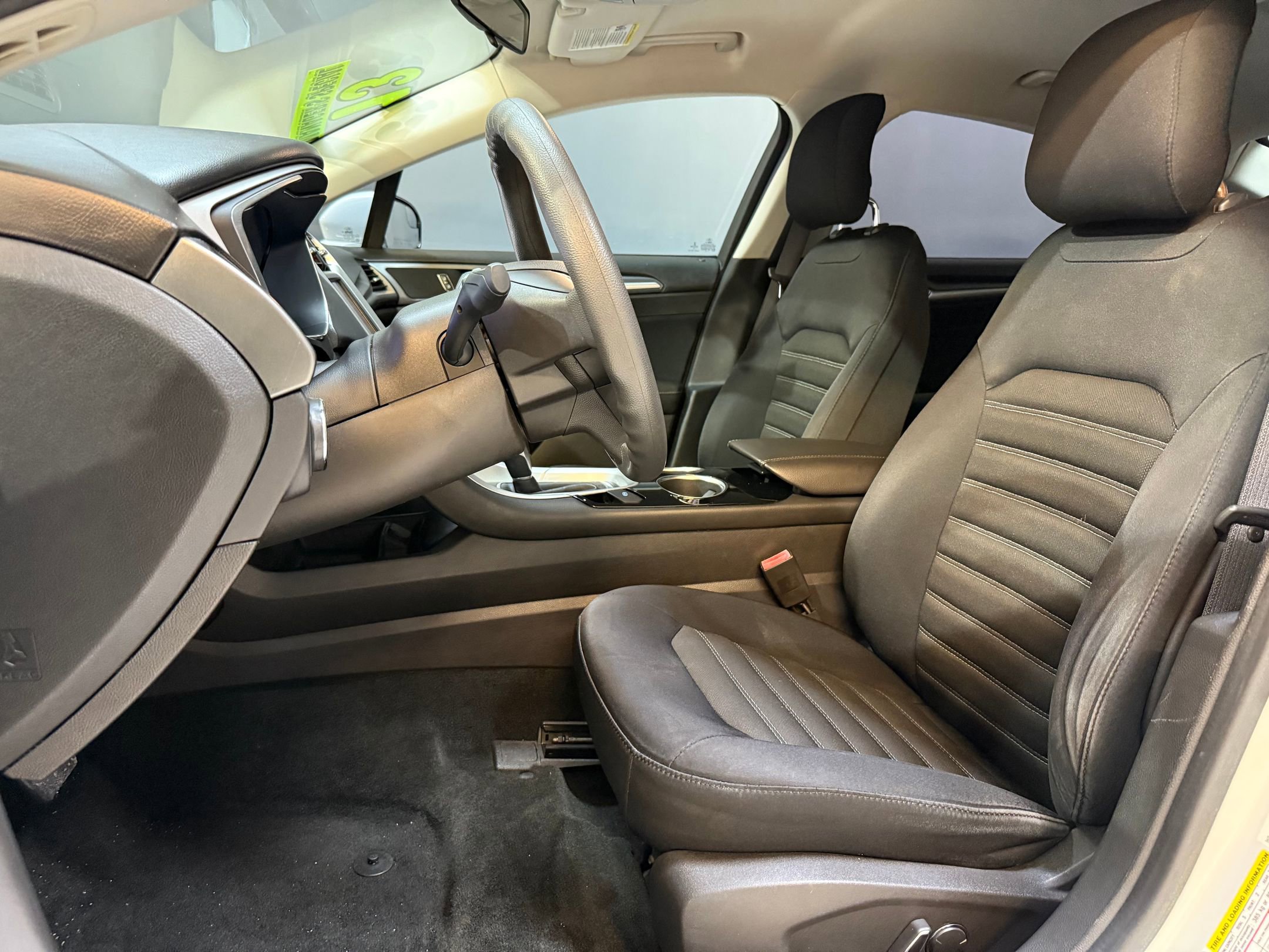 2013 Ford Fusion SE photo 4