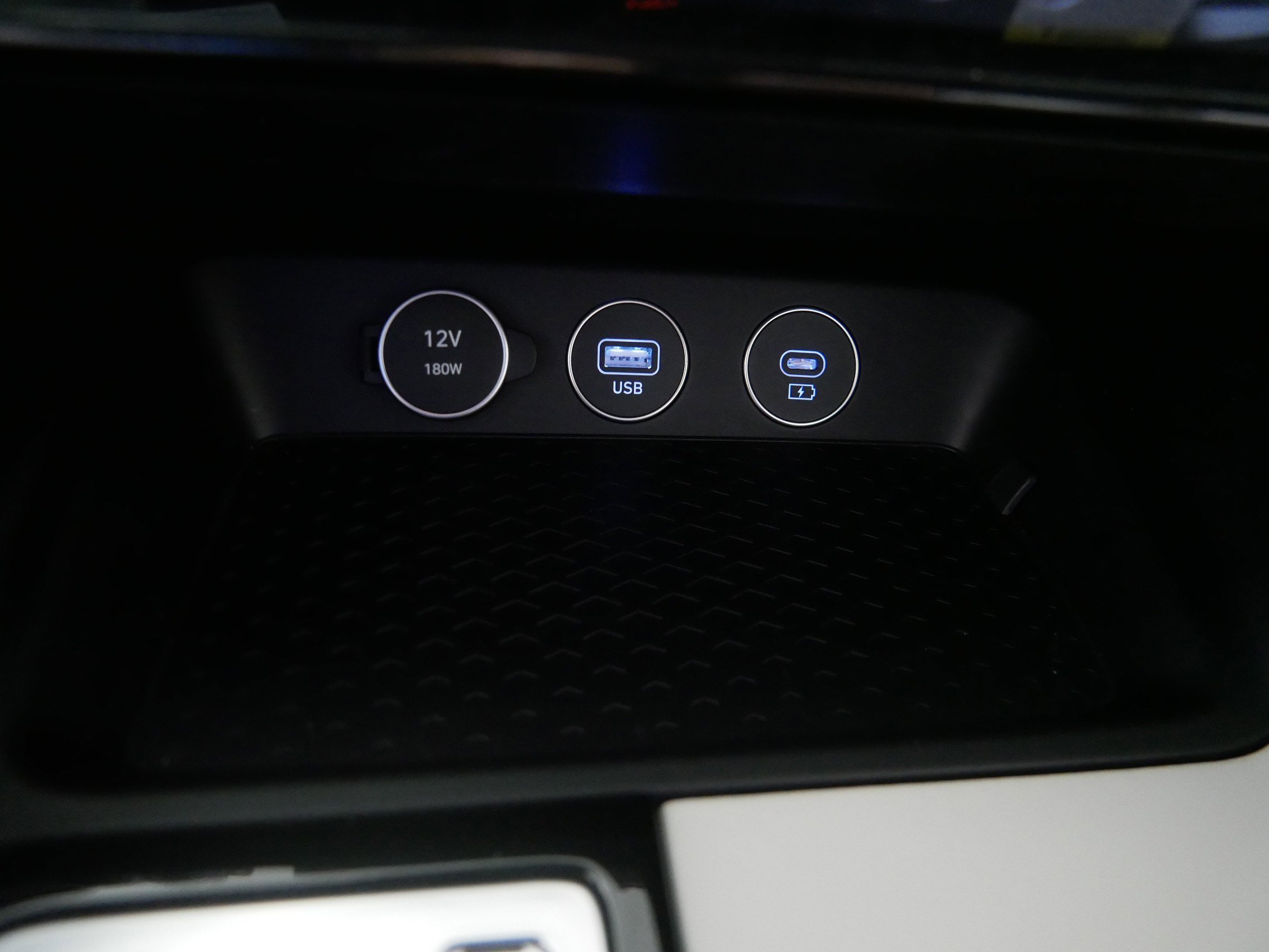 2024 Genesis G70 2.5T photo 29