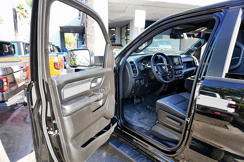 Certified Used 2024 Black Ram Big Horn/Lone Star image 36