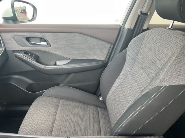 2023 Nissan Rogue SV photo 7
