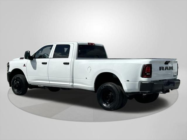 2025 Ram 3500 Tradesman photo 4