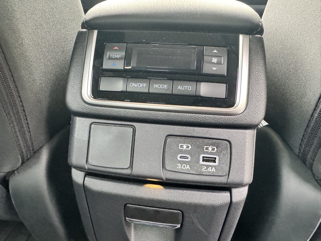 2025 Subaru Ascent Premium photo 3