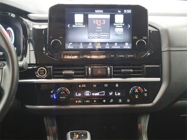 2023 Nissan Pathfinder Platinum photo 17