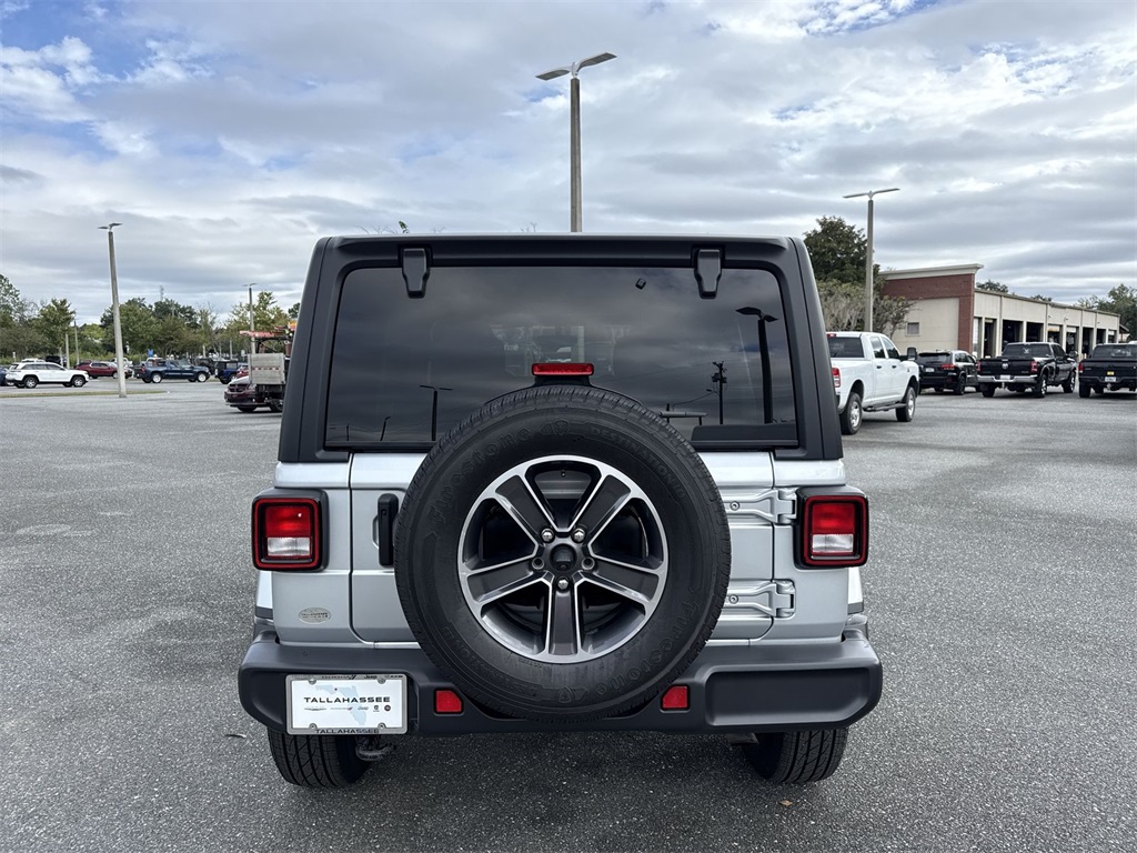 2023 Jeep Wrangler Sahara photo 4