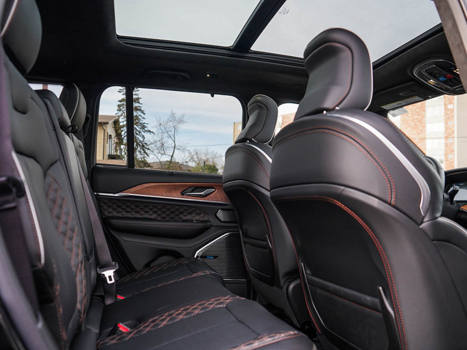 2025 Jeep Grand Cherokee Summit Reserve photo 11