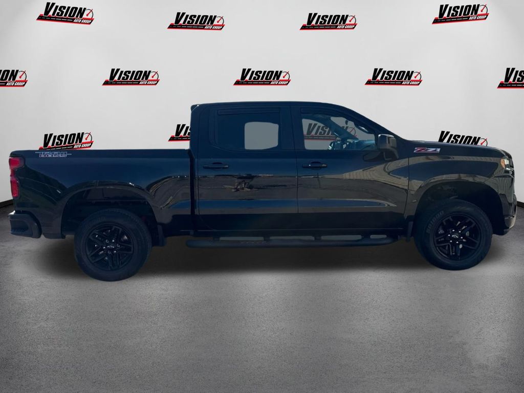 2021 Chevrolet Silverado 1500 LT Trail Boss photo 2