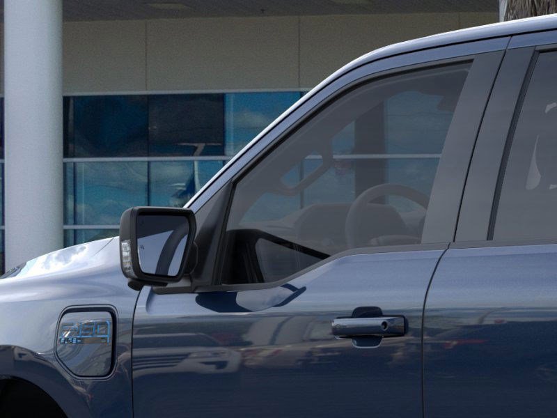 2025 Ford F-150 Lightning photo 18