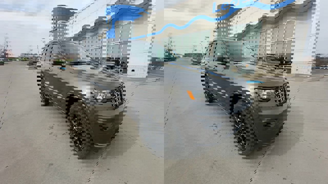 Used 2021 Jeep Grand Cherokee Laredo X with VIN 1C4RJFAG4MC819164 for sale in Kansas City