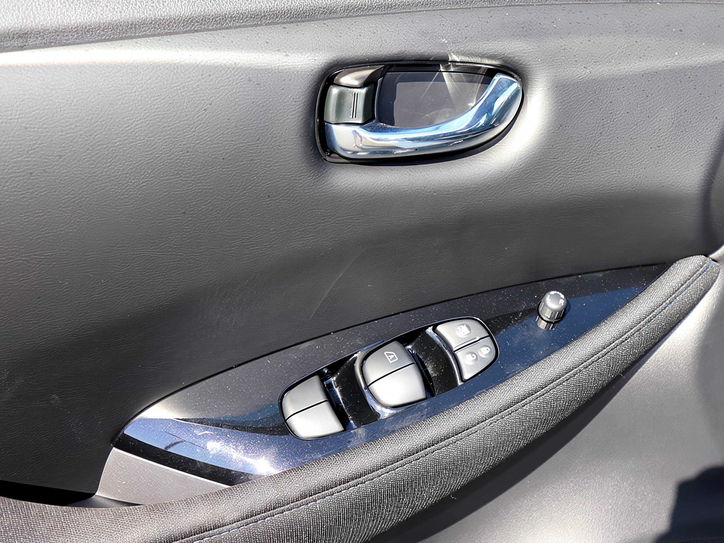 2025 Nissan Leaf SV Plus photo 11