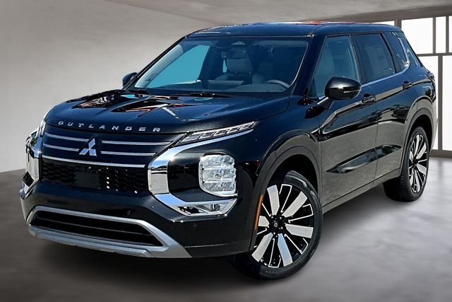 2025 Mitsubishi Outlander SE photo 2