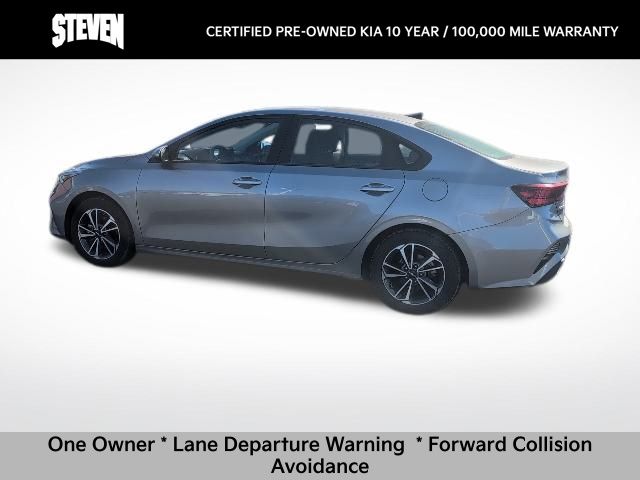 2023 Kia Forte LXS photo 3