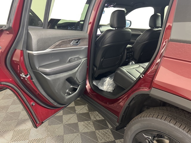 2025 Jeep Grand Cherokee Limited photo 17