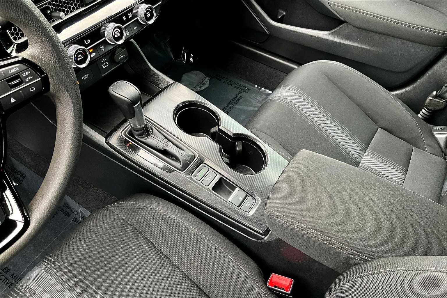 2024 Honda Civic Hatchback LX photo 16