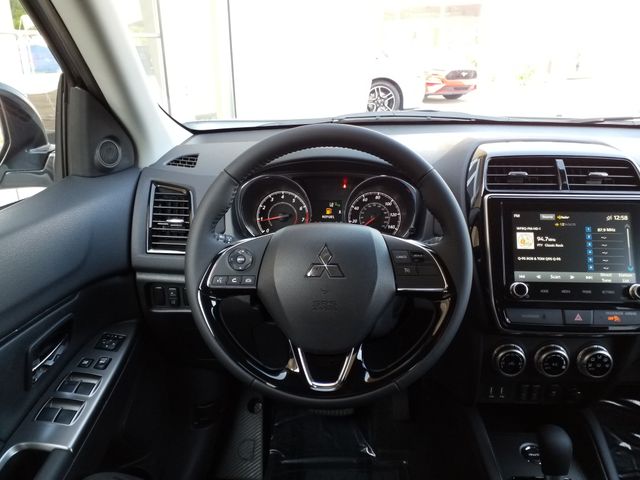 2025 Mitsubishi Outlander Sport SE photo 14