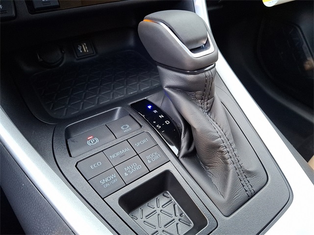 2025 Toyota RAV4 XLE Premium photo 7