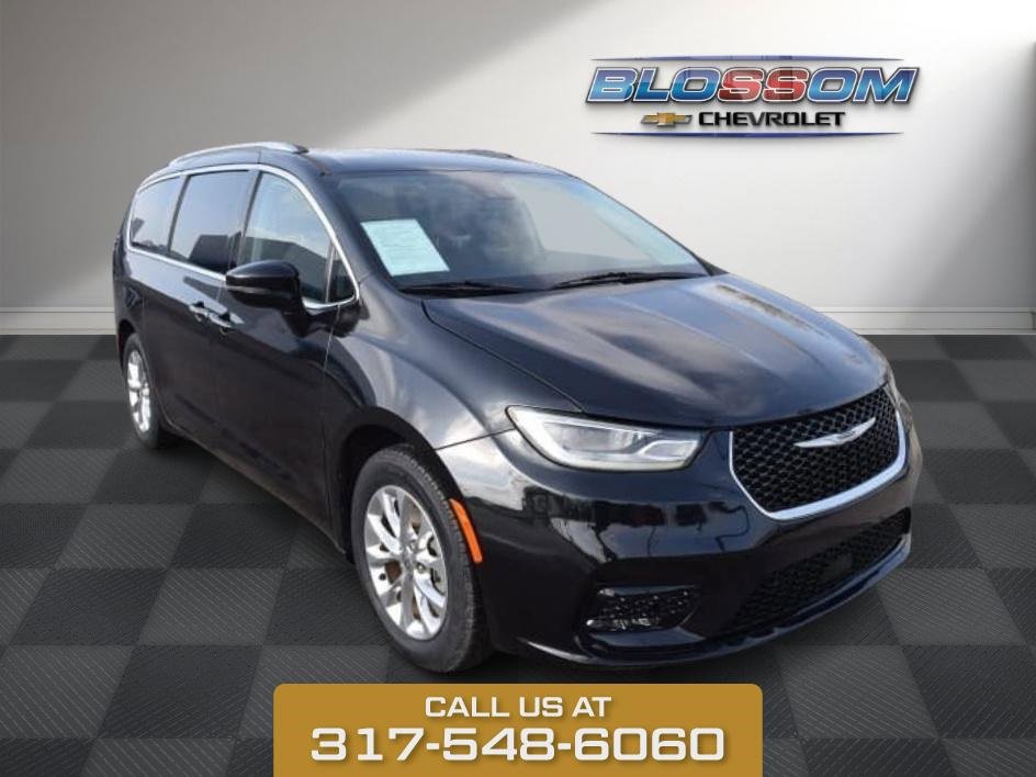 2021 Chrysler Pacifica Touring L's photo