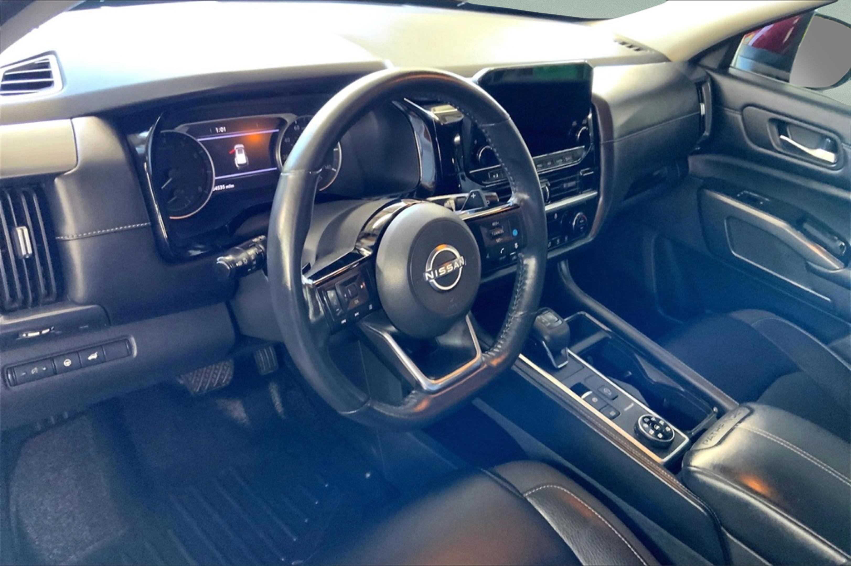 2023 Nissan Pathfinder SL photo 24