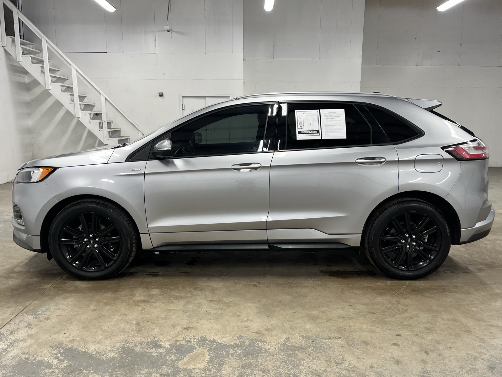 2020 Ford Edge ST photo 2