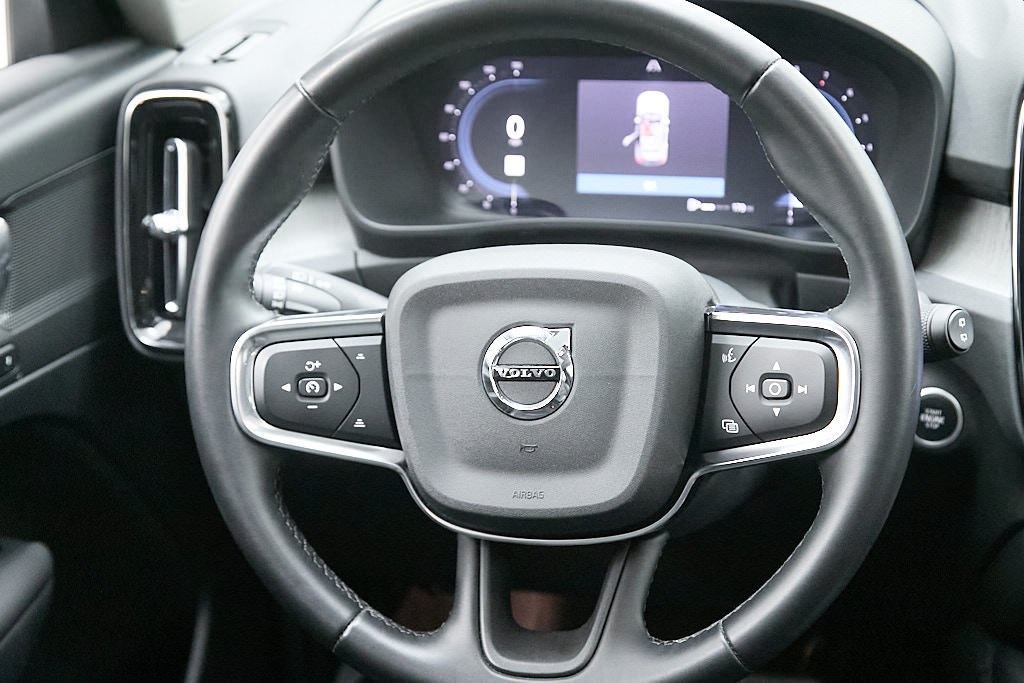 2024 VOLVO XC40 - Image 20