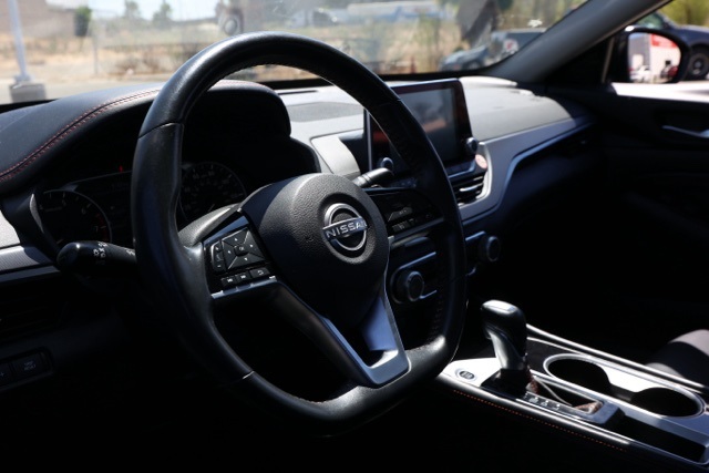 2023 Nissan Altima 2.5 SR photo 11