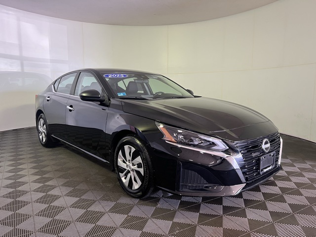 2025 Nissan Altima 2.5 S photo 2