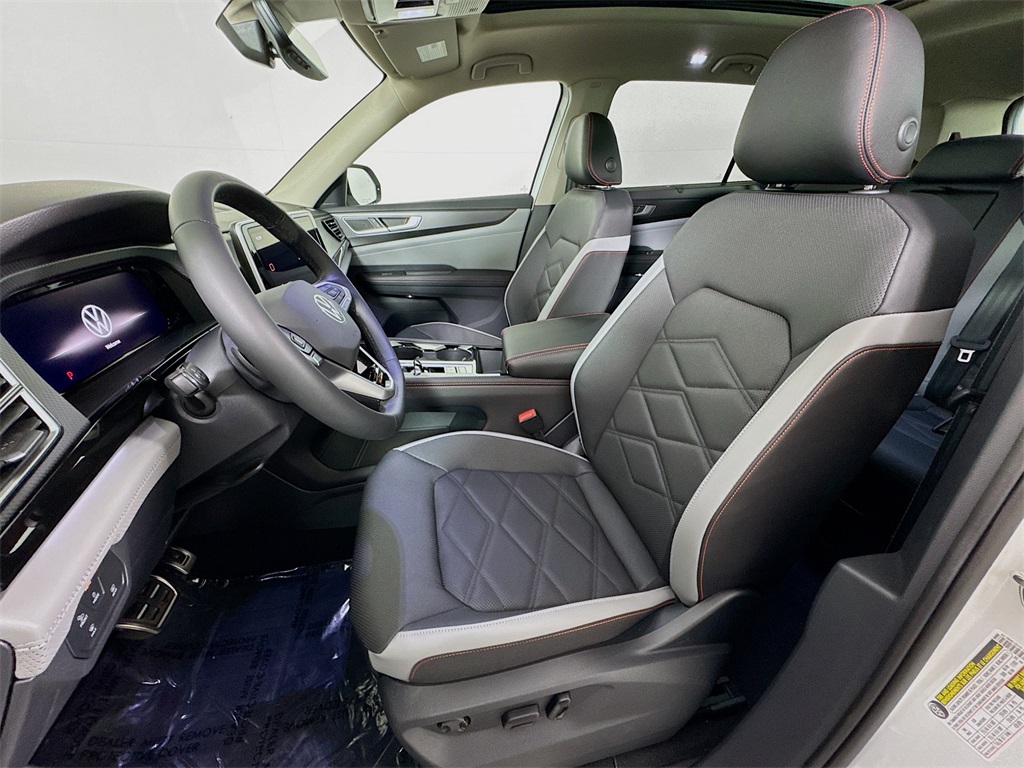 2025 Volkswagen Atlas Peak Edition SE photo 6