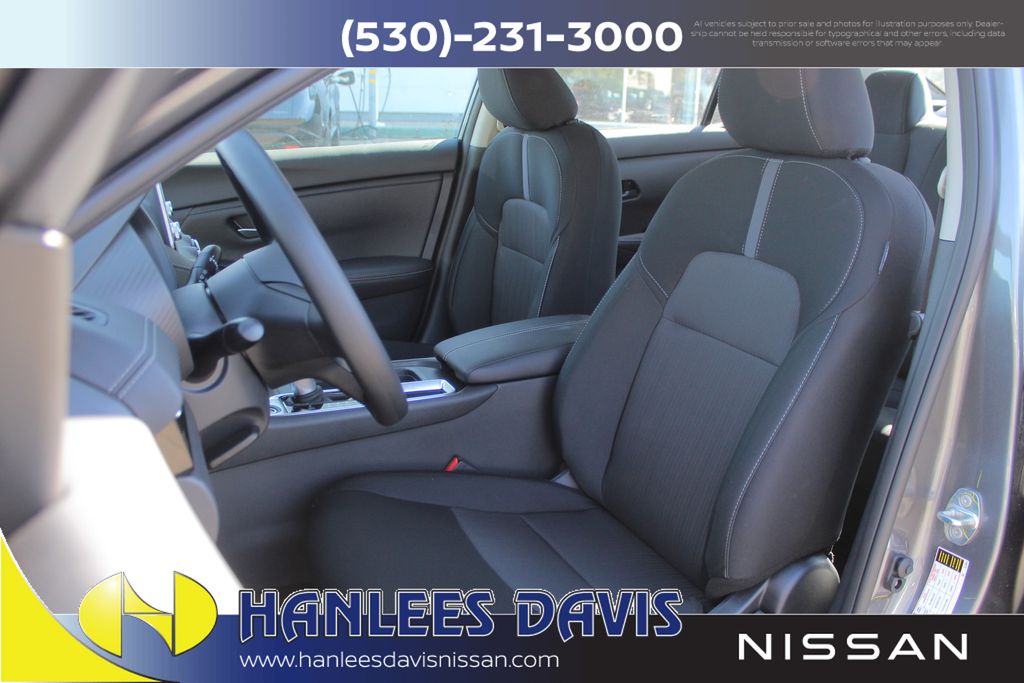2025 Nissan Sentra SV photo 7
