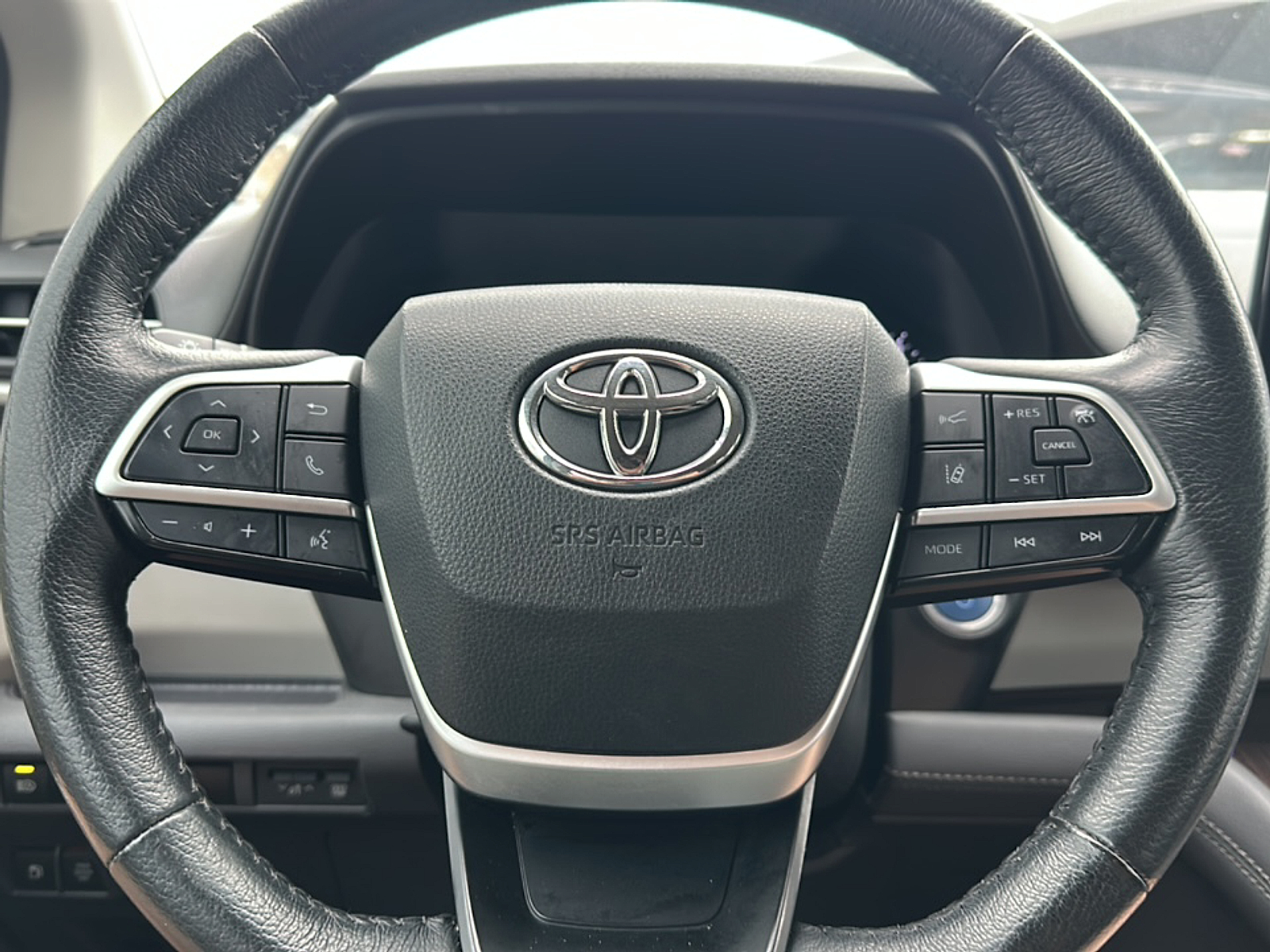 2024 Toyota Sienna XLE photo 19