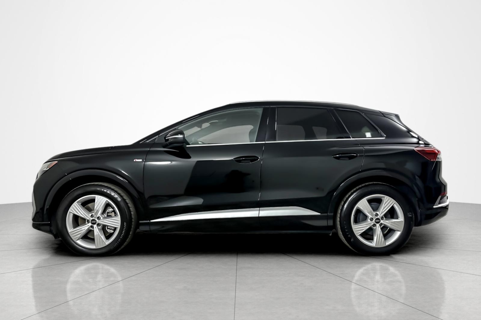 Used 2024 Audi Q4 e-tron Prestige with VIN WA1MUBFZXRP034405 for sale in Signal Hill, CA