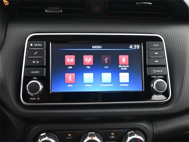 2025 Nissan Kicks Play S photo 3