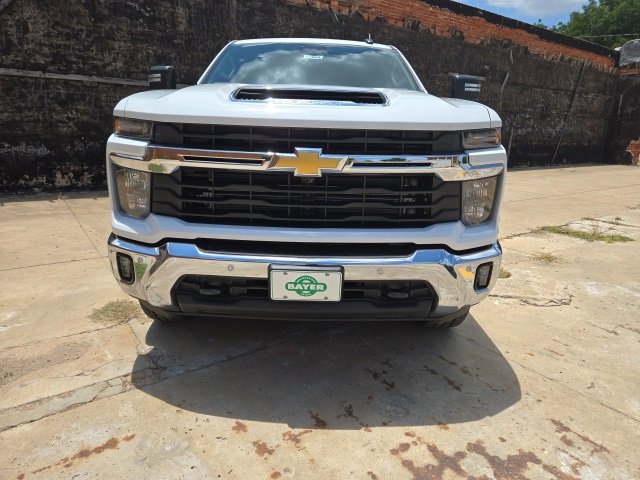 2025 Chevrolet Silverado 3500HD LT photo 2