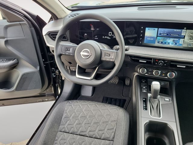 2025 Nissan Kicks SV photo 6