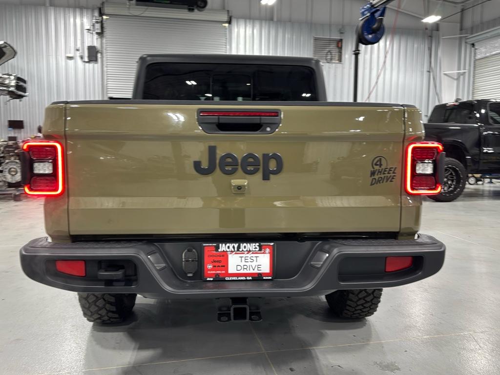 2025 Jeep Gladiator Willys photo 4