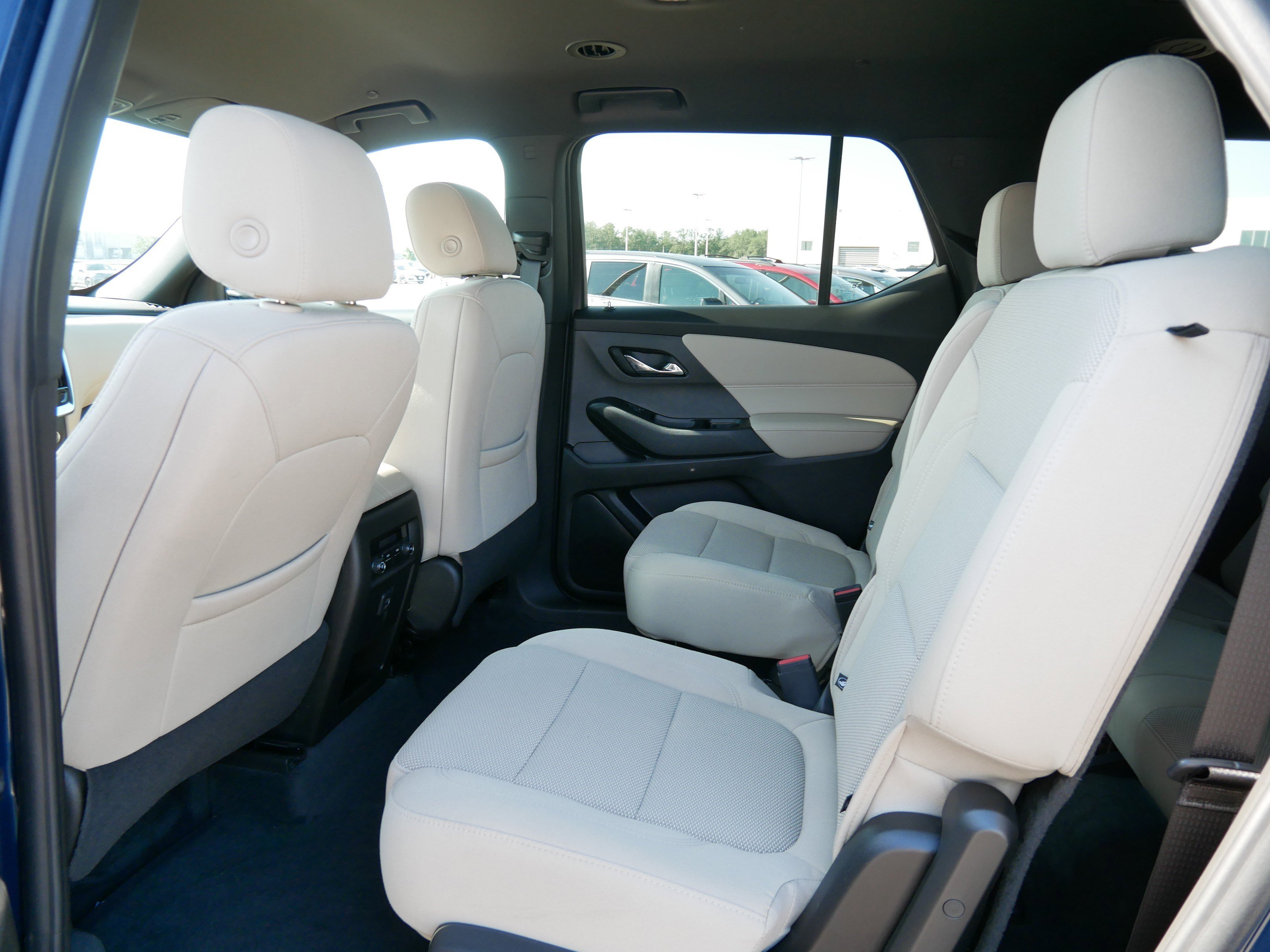 2023 Chevrolet Traverse Cloth photo 29