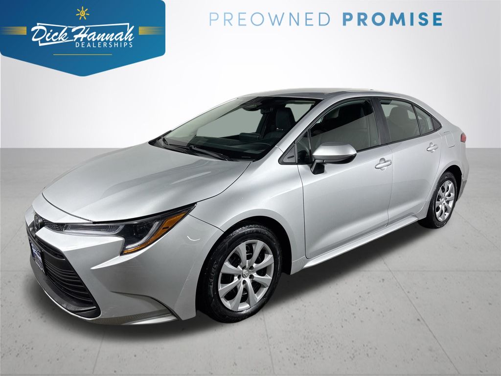 2023 Toyota Corolla LE's photo