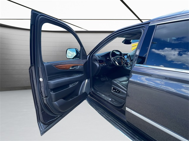 2017 Cadillac Escalade Luxury photo 33
