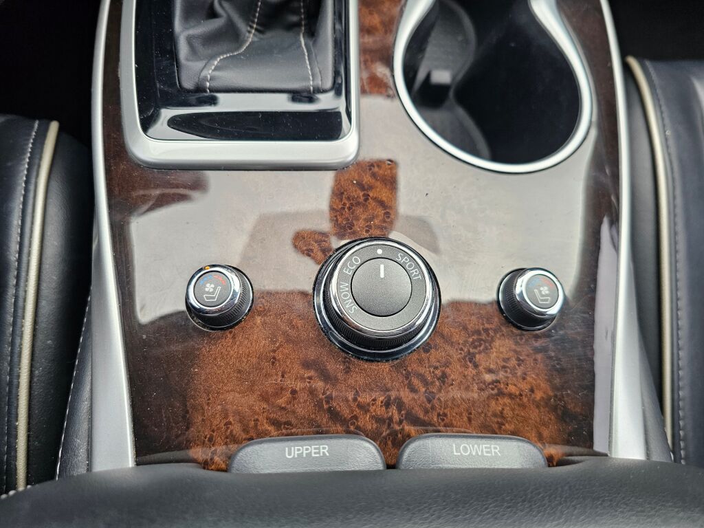2017 Infiniti QX60 Luxe photo 37