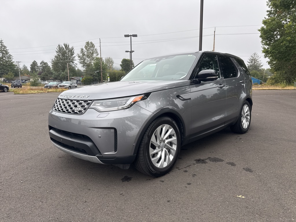 2024 Land Rover Discovery S photo 3