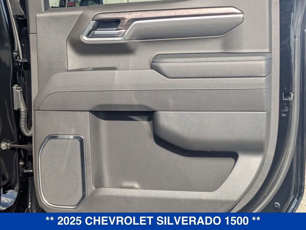 2025 Chevrolet Silverado 1500 LTZ photo 32
