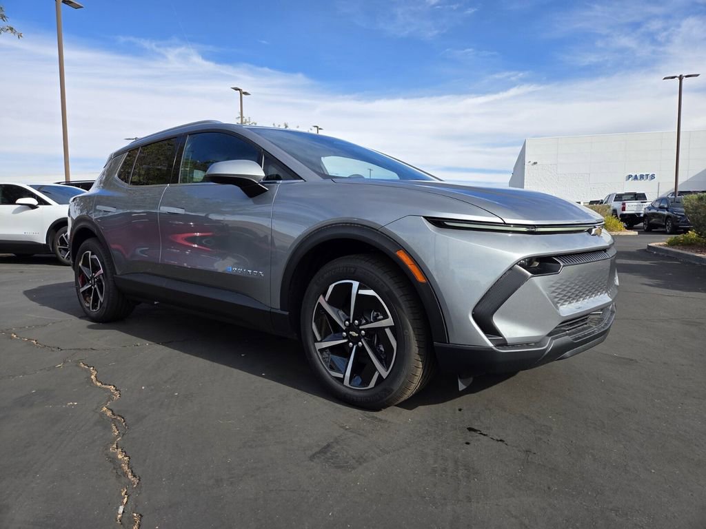 2026 Chevrolet Equinox EV 2LT's photo