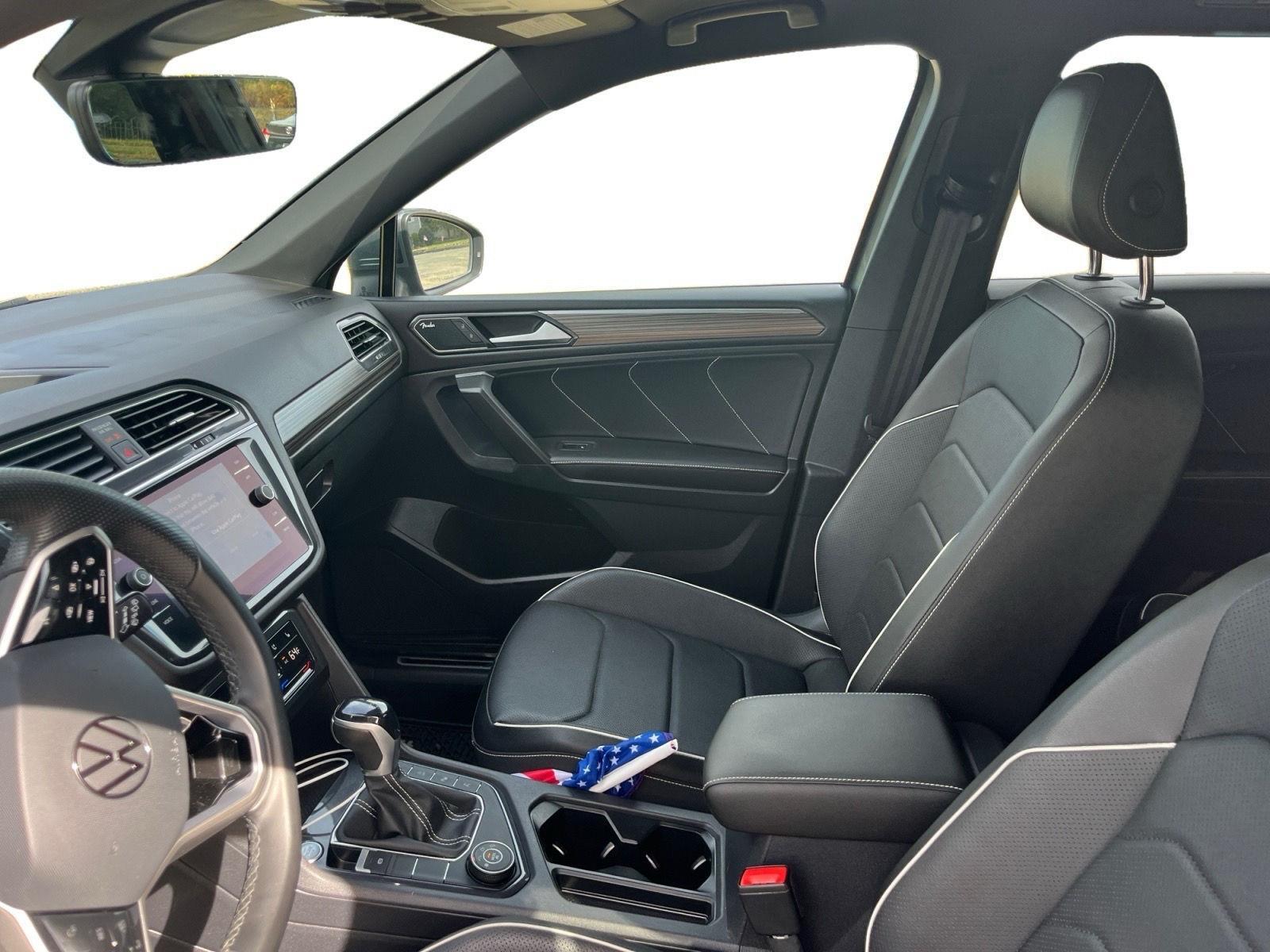 2022 Volkswagen Tiguan SEL Premium R-Line photo 11