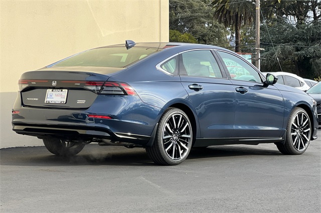 2025 Honda Accord Hybrid Touring photo 3