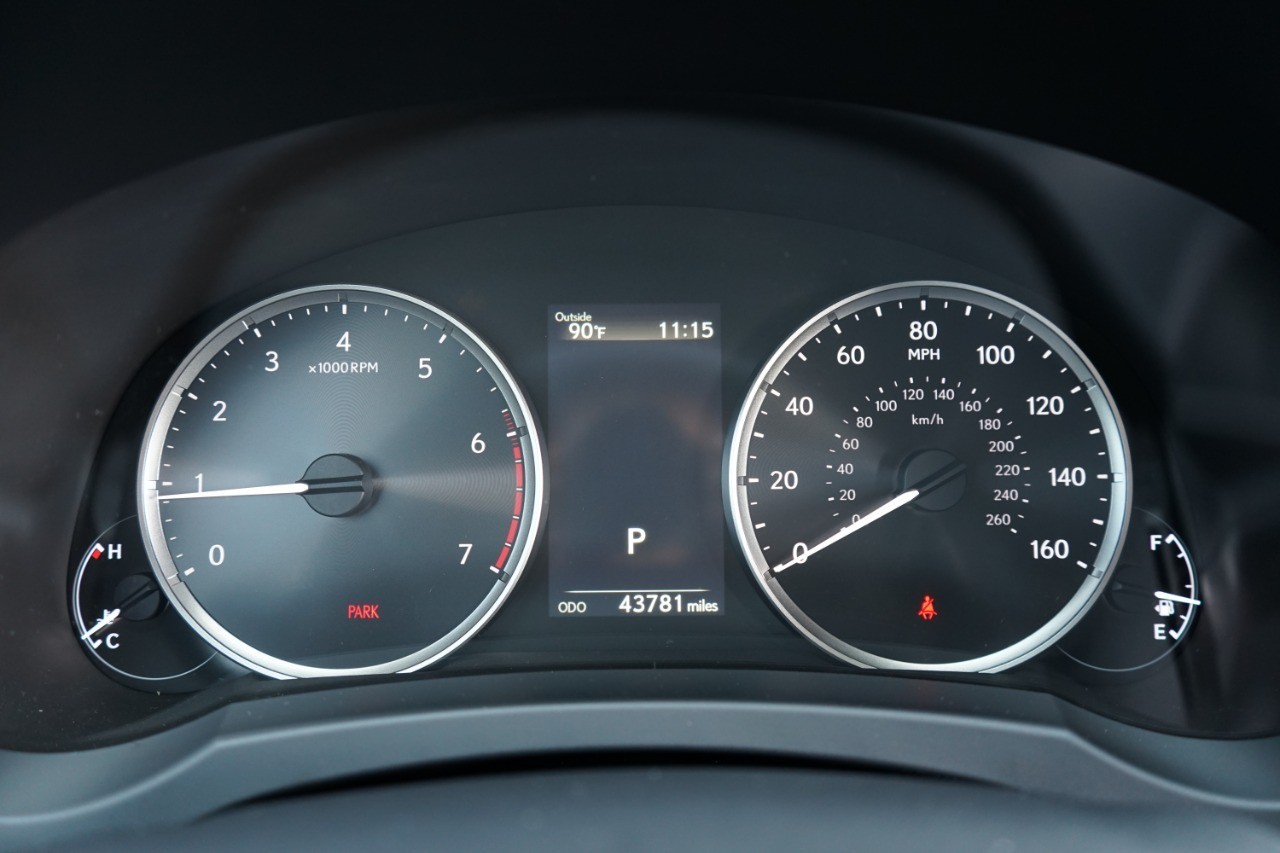 2023 Lexus IS 300 photo 15