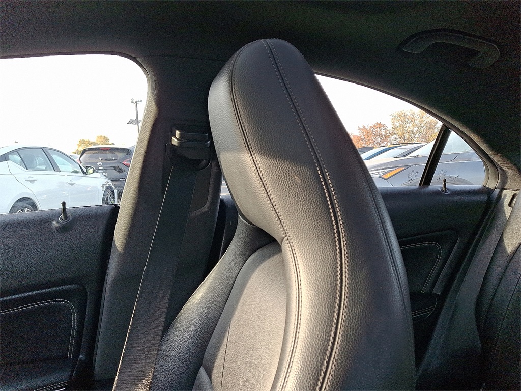 2019 Mercedes Benz CLA 250 photo 15