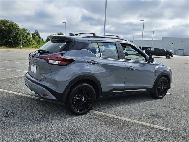 2024 Nissan Kicks SR photo 11